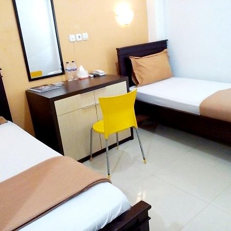 Hotel Elresas Lamongan 外观 照片