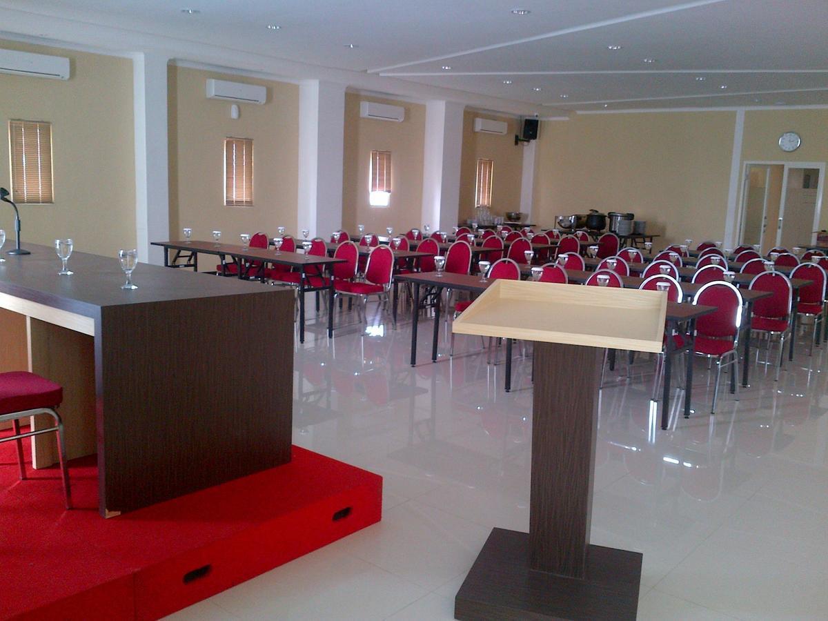 Hotel Elresas Lamongan 外观 照片